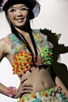 457674_modelky-peking-cina-kondomy-prehliadka-saty-ochrana.jpg